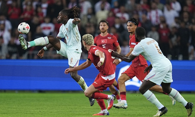 Ảnh bài viết MU trả giá đắt vì chọn Andrey Santos thay vì Manu Kone