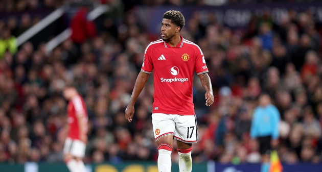 Santos chưa thể chứng minh giá trị ở Man Utd. (Ảnh: EPA Images)
