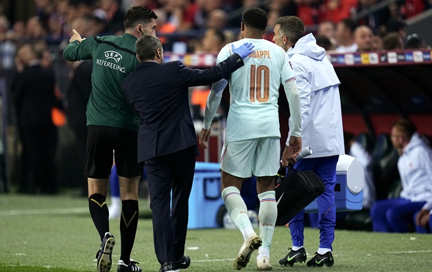 Ảnh bài viết Mourinho giải bài toán mất Mbappe bằng Bellingham hay Espi?