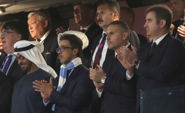 Sheikh Mansour đ&atilde; gi&uacute;p Man City lột x&aacute;c. (Ảnh: EPA Images)