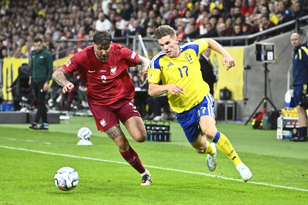 CĐV Arsenal có thể vui mừng vì phong độ cao của Gyokeres ở ĐT Thụy Điển. Ảnh: EPA