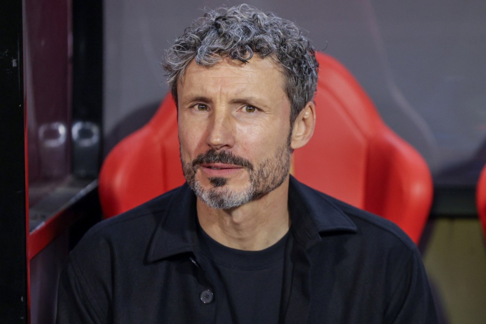 Mark van Bommel gây ấn tượng với truyền thông Bỉ. Ảnh: EPA.