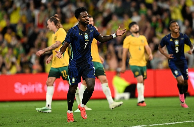 Ảnh bài viết Vinicius bay cao, Brazil ngược dòng hạ Úc 4-2
