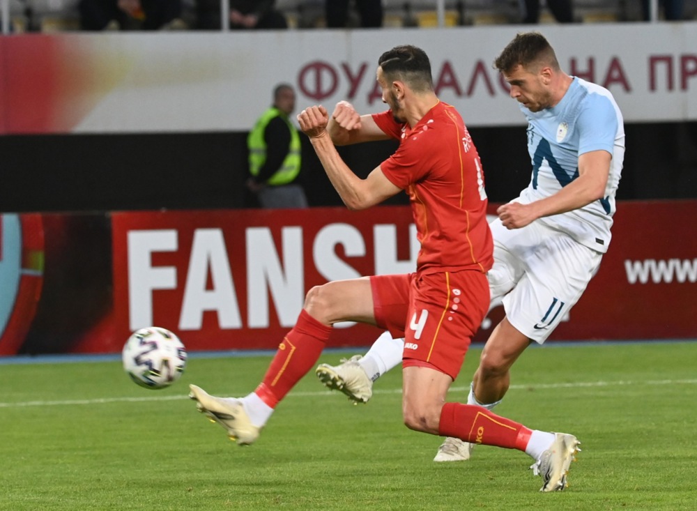 Slovenia gi&agrave;nh chiến thắng thuyết phục trước Bắc Macedonia. Ảnh: EPA/GEORGI LICOVSKI.