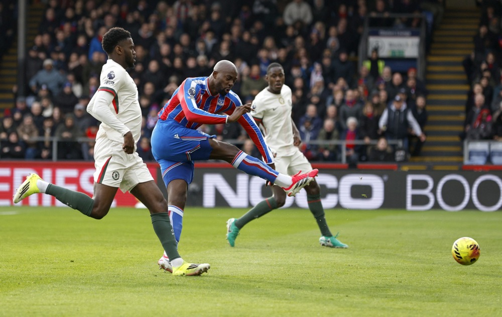 MU cân nhắc đưa Mateta về Old Trafford. Ảnh: EPA/DAVID CLIFF.