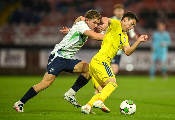 Devaney (bên trái) sớm chứng tỏ giá trị sau khi rời MU. Ảnh: Brendan Moran/Sportsfile via Getty Images