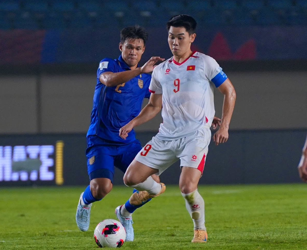 ĐT Việt Nam bất lực trước Thái Lan ở cuộc đối đầu tại FIFA ASEAN Cup 2026. Ảnh: Changsuek/ĐTQG Thái Lan.
