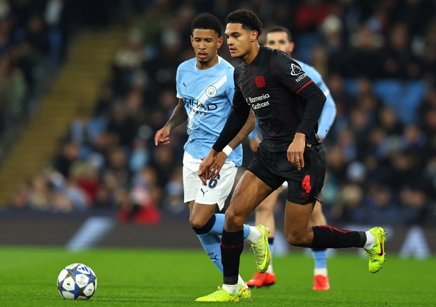 Ảnh bài viết Arsenal vỡ mộng chiêu mộ Quansah với giá 55 triệu bảng