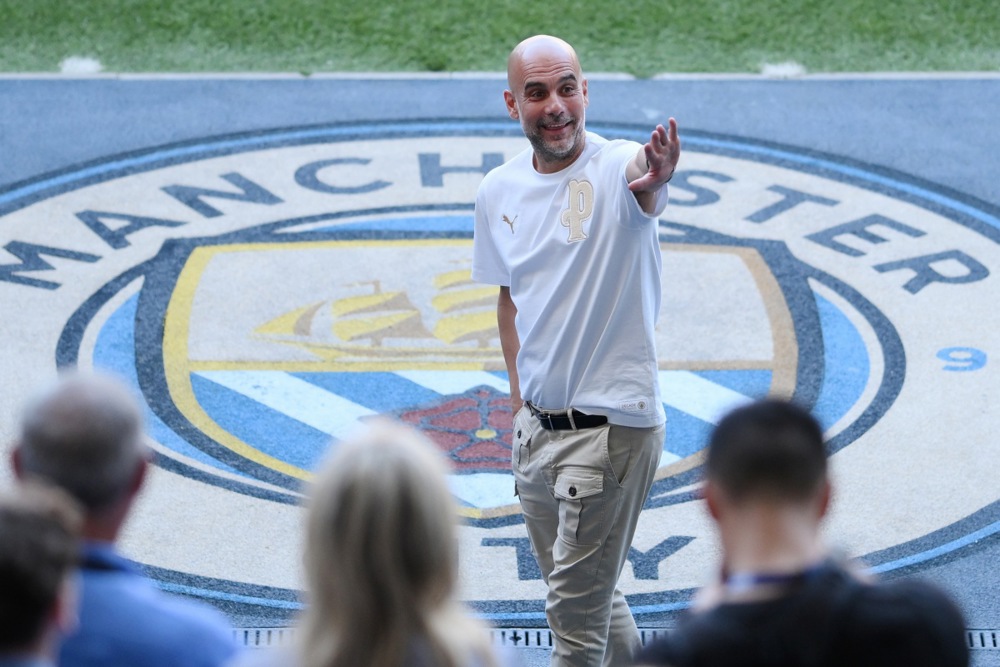 Pep công khai đứng về Man City trước những cáo buộc. Ảnh: EPA.