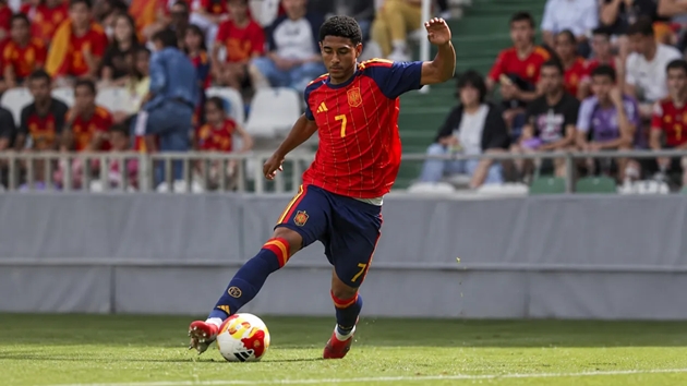 Ảnh bài viết Milan cạnh tranh Real Madrid vụ sao trẻ Owen Emeka
