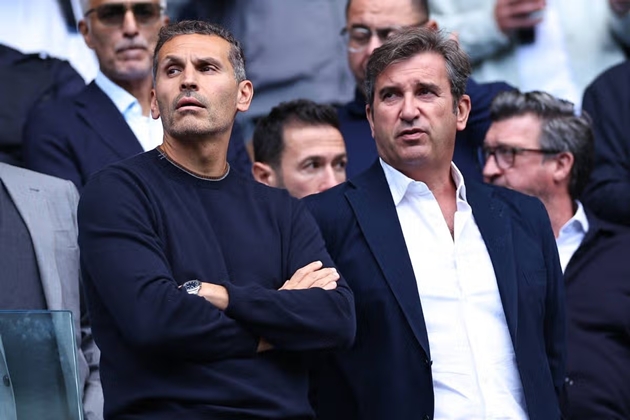 Ảnh bài viết Man City dính án, Neville và Carragher đòi đuổi giới chủ