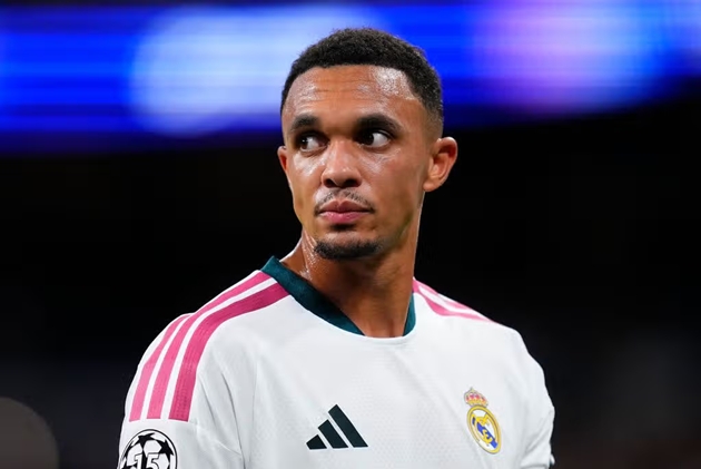 Real Madrid c&oacute; khả năng mất vị tr&iacute; v&agrave;o tay Quansah. Ảnh: Jose Breton/Pics Action/NurPhoto qua Getty Images
