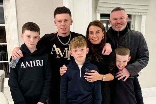 Vợ chồng Wayne Rooney và 4 cậu con trai. Ảnh: Instagram/Coleen Rooney