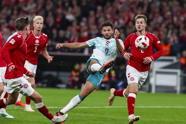 Goncalo Ramos - 8/10: Thi đấu vô cùng hiệu quả, di chuyển thông minh đón đường chuyền của Fernandes để ghi bàn ở phút 25. Ảnh: EPA.