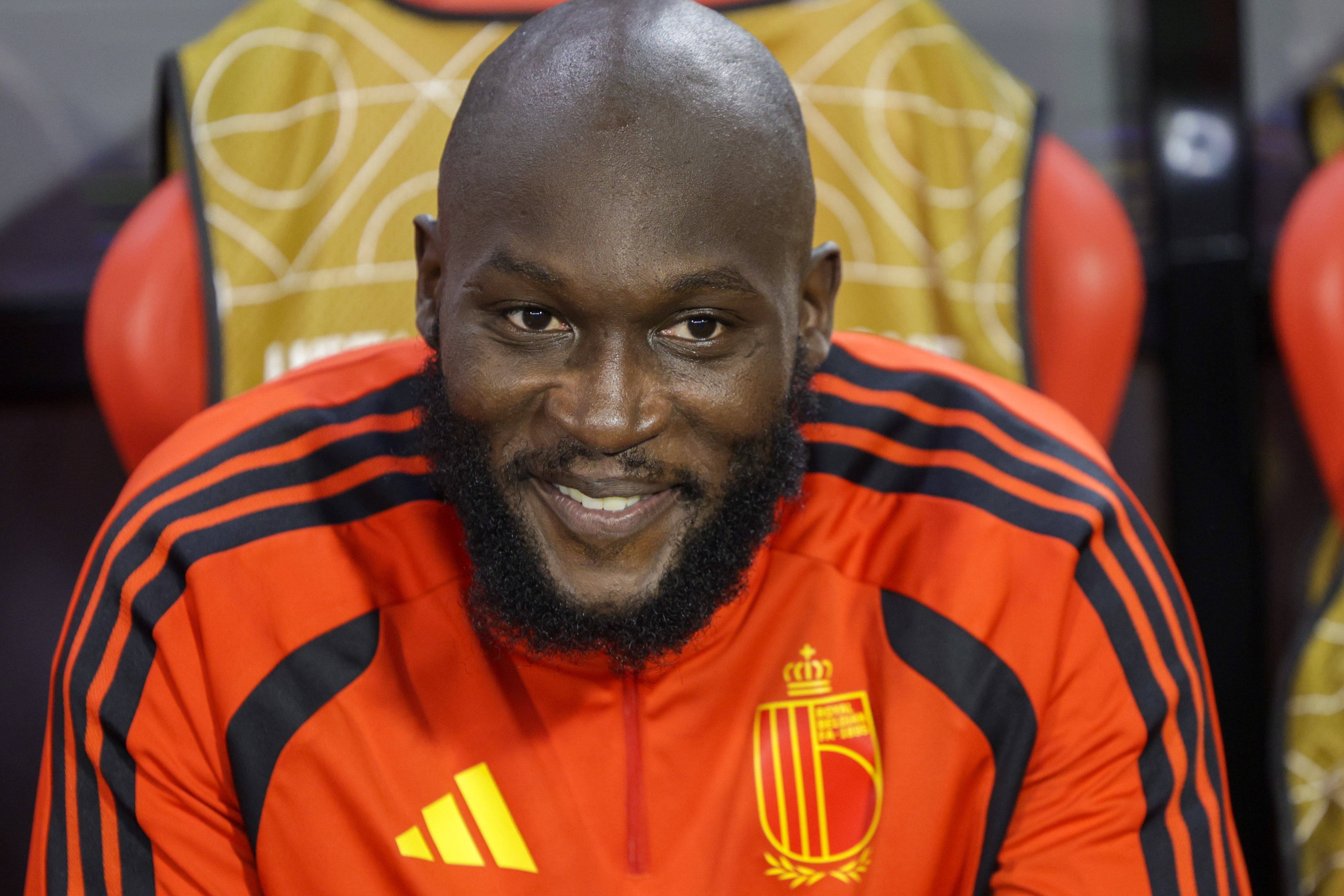 Lukaku tự hứa trở th&agrave;nh cầu thủ để bảo vệ gia đ&igrave;nh. (Ảnh: EPA Images)