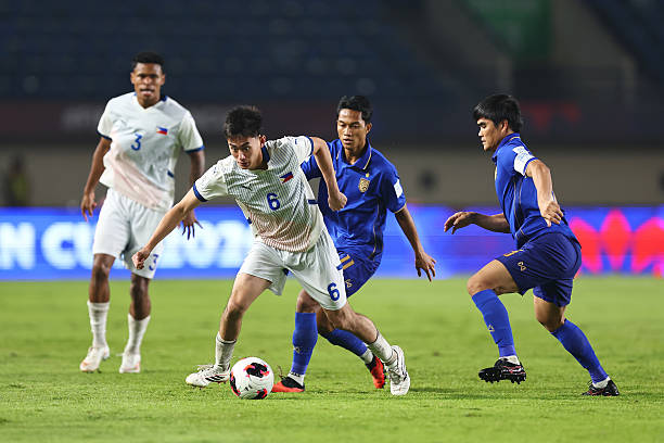 Tuyển Philippines đ&aacute;nh bại Th&aacute;i Lan nhưng vẫn ngậm ng&ugrave;i chia tay giải đấu. Ảnh: Pakawich Damrongkiattisak - FIFA / Getty Images.