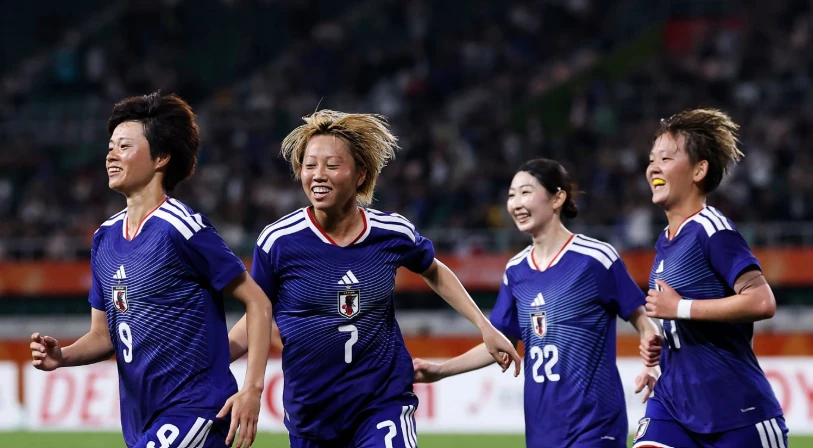 Nữ Nhật Bản thắng Triều Ti&ecirc;n ở loạt s&uacute;t lu&acirc;n lưu. Ảnh: Zhizhao Wu/Getty Images.
