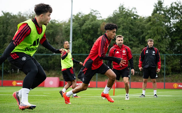 JJ Gabriel muốn rời Man Utd. (Ảnh: Ash Donelon/Getty Images)