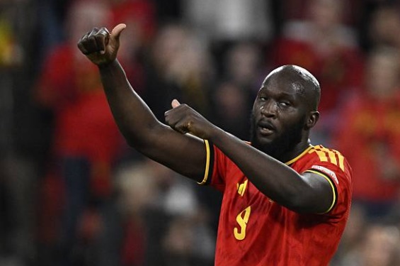 Romelu Lukaku (v&agrave;o thay Charles De Ketelaere ở ph&uacute;t 61&rsquo;): 7.4/10. V&agrave;o s&acirc;n v&agrave; tiếp tục thể hiện bản năng s&aacute;t thủ quen thuộc bằng pha dứt điểm sắc b&eacute;n mang b&agrave;n thắng về cho đội nh&agrave;.