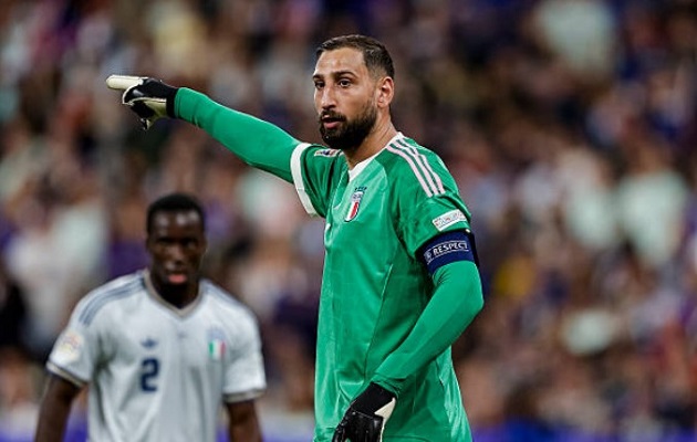 Gianluigi Donnarumma - 7/10: Xuất sắc thực hiện 7 c&uacute; cứu thua, chỉ huy h&agrave;ng thủ vững v&agrave;ng trước 18 c&uacute; dứt điểm từ ph&iacute;a tuyển Ph&aacute;p. Ảnh: Antonio Borga/Eurasia Sport Images/Getty Images.
