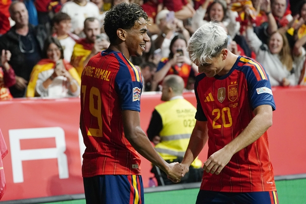 Lamine Yamal l&agrave; ng&ocirc;i sao số một tr&ecirc;n tuyển T&acirc;y Ban Nha. Ảnh: EPA/PACO PAREDES
