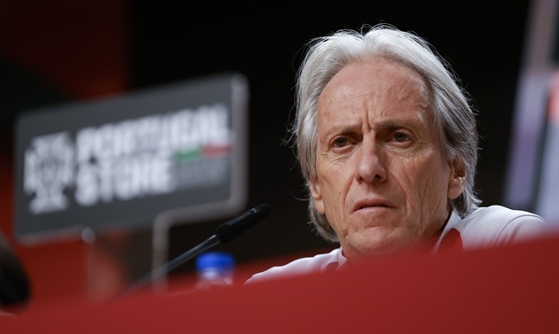 Ảnh bài viết HLV Jorge Jesus bác bỏ tin đồn phải xuống nước xin lỗi Ronaldo
