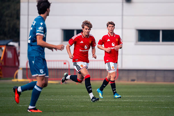 Jacey Carrick ra sân cho MU vs Lausanne. Ảnh: Poppy Townson/Manchester United - Getty Images.