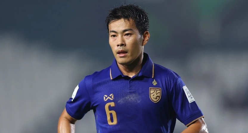 Sarach Yooyen là trụ cột tuyển Thái Lan. Ảnh: Pakawich Damrongkiattisak - FIFA/Getty Images.