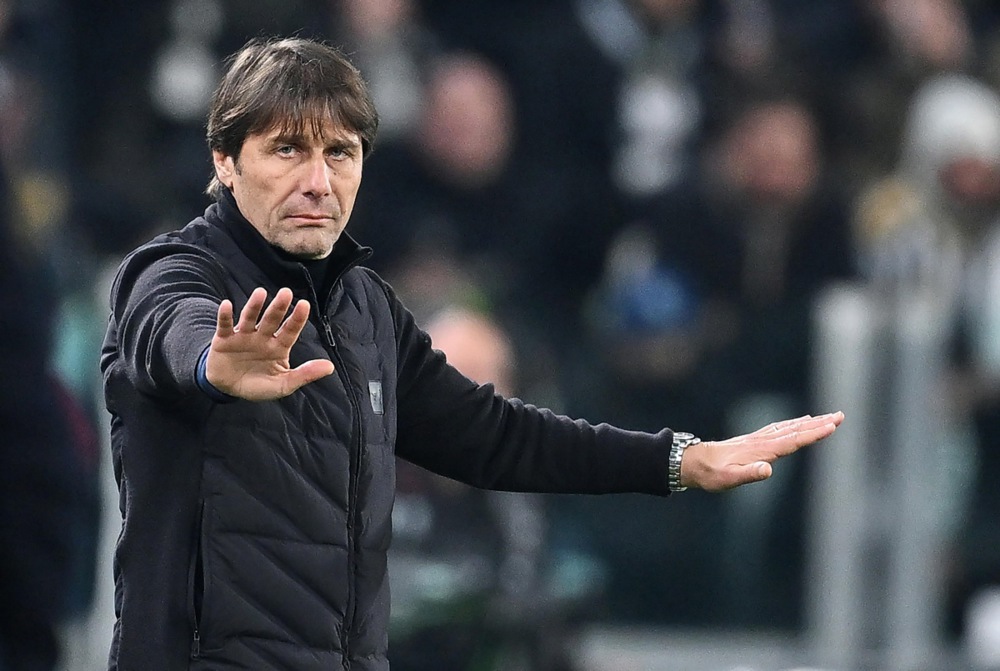 HLV Conte chưa trở lại công việc quen thuộc sau khi rời Napoli. Ảnh: EPA Images.