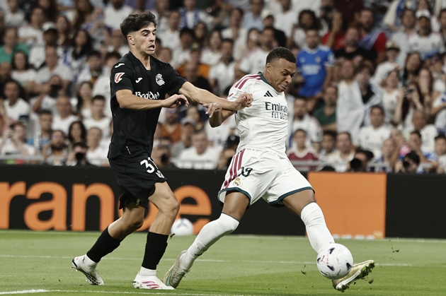 Ảnh bài viết Mourinho dùng 60 triệu euro vá lỗ hổng hàng thủ Real Madrid