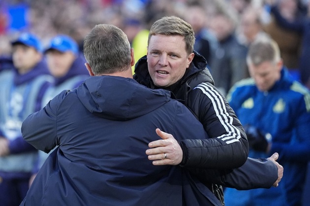 Eddie Howe liệu có tái xuất ở mùa này? Ảnh: EPA.