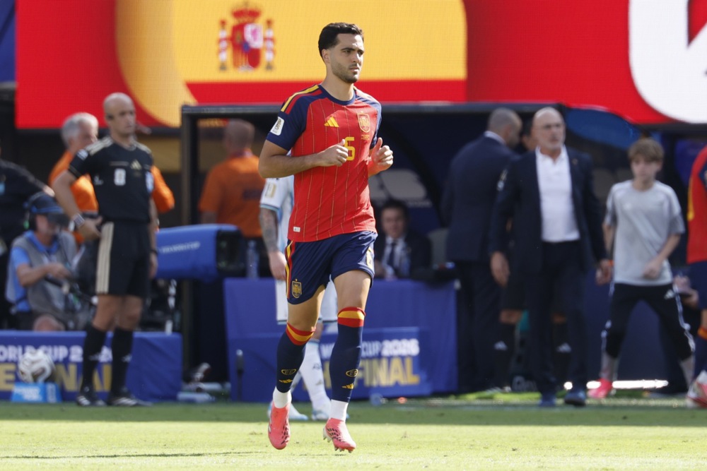 Mikel Merino thi đấu ổn định cả khi đá chính lẫn xuất phát từ băng ghế dự bị. Ảnh: EPA/Shawn Thew.