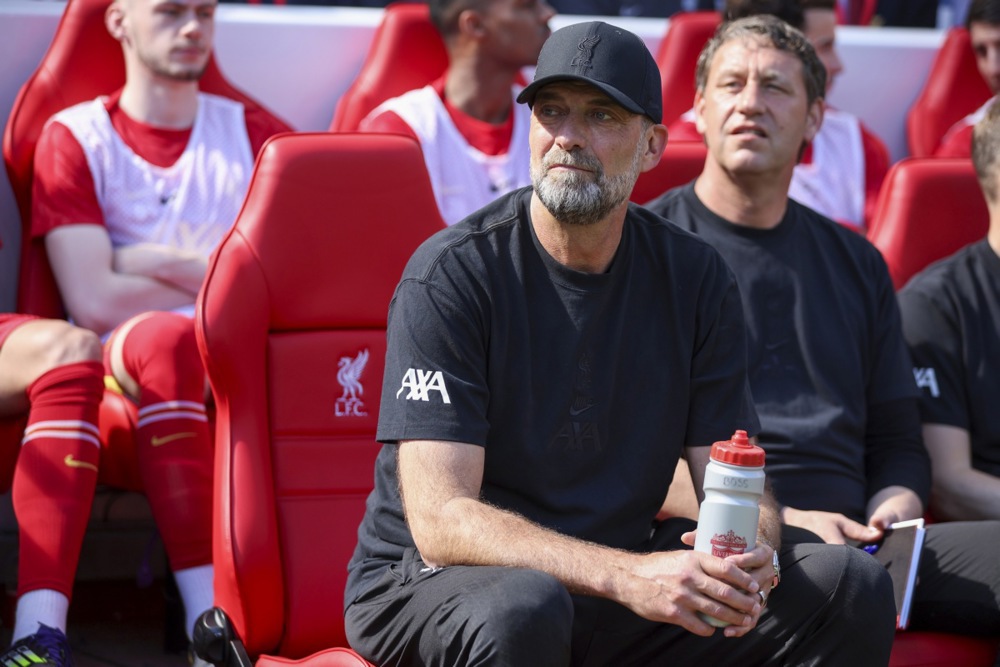 Klopp cùng Liverpool là đối thủ của Man City thời Pep. Ảnh: EPA.