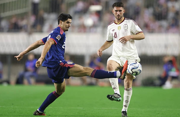 Aymeric Laporte (7/10): Trung vệ kỳ cựu đóng vai trò then chốt trong việc duy trì hàng thủ dâng cao, đảm bảo thời lượng kiểm soát bóng được luân chuyển hiệu quả. Anh áp đảo trong các pha tranh chấp tay đôi và tạo ra nền tảng vững chắc. (Ảnh: Francesco Scaccianoce - UEFA/UEFA qua Getty Images)