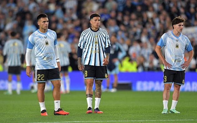 Lautaro Martinez &ndash; 6.8/10: T&iacute;ch cực dứt điểm v&agrave; phối hợp với đồng đội nhưng chưa thể t&igrave;m thấy duy&ecirc;n ghi b&agrave;n. Ảnh: Marcelo Endelli/Getty Images.
