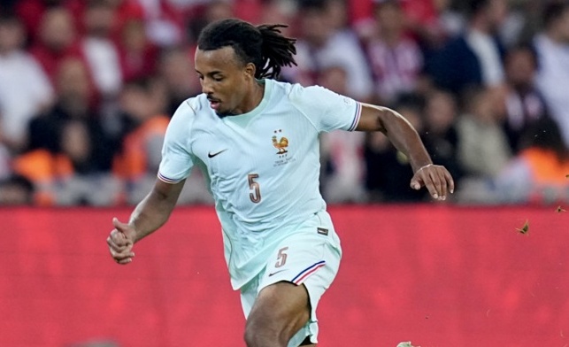 Ảnh bài viết Arsenal cùng Chelsea theo sát Jules Kounde của Barca