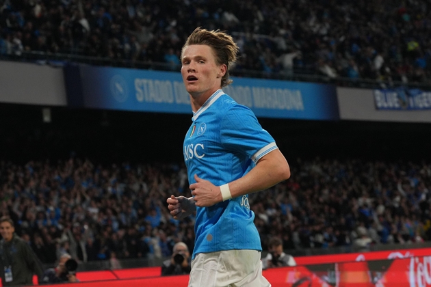 Scott McTominay c&oacute; thể trở lại Ngoại hạng Anh trong tương lai. Ảnh: EPA/CESARE ABBATE