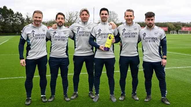 Ảnh bài viết Toàn bộ ban huấn luyện Arsenal gia hạn hợp đồng cùng Mikel Arteta