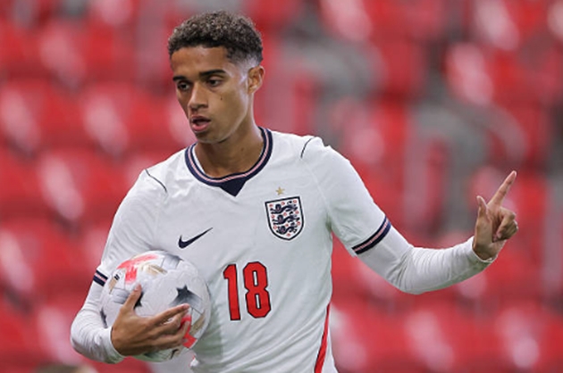 Ảnh bài viết Barca tính bán Dani Olmo để nẫng tay trên MU vụ Josh King