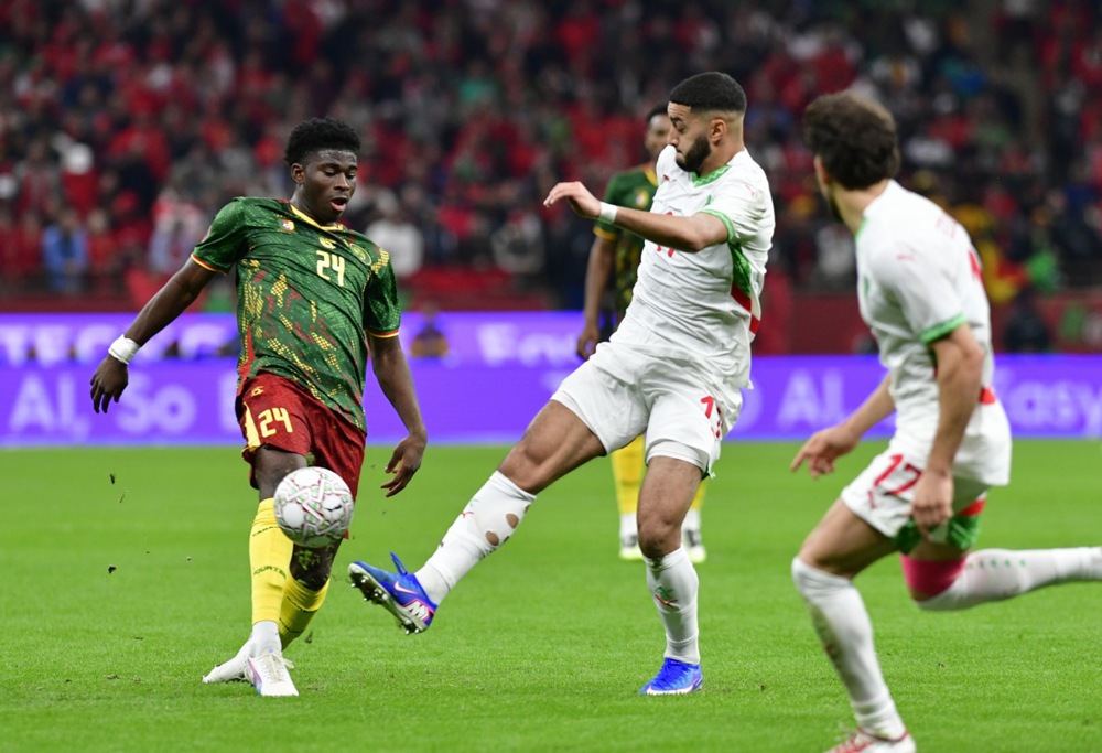 Baleba có thể sẽ đá chính cho MU ở trận gặp Tottenham. Ảnh: EPA.