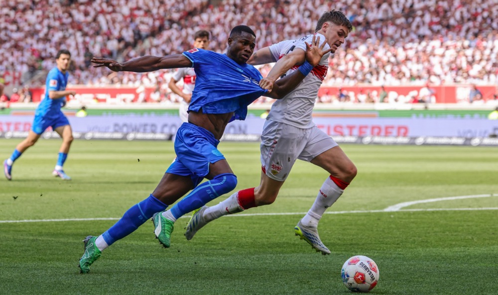 Ảnh bài viết Arsenal và Man United đại chiến vì Christian Kofane