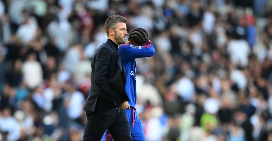 Man Utd của Carrick đang đ&aacute;nh mất bản sắc. Ảnh: EPA.