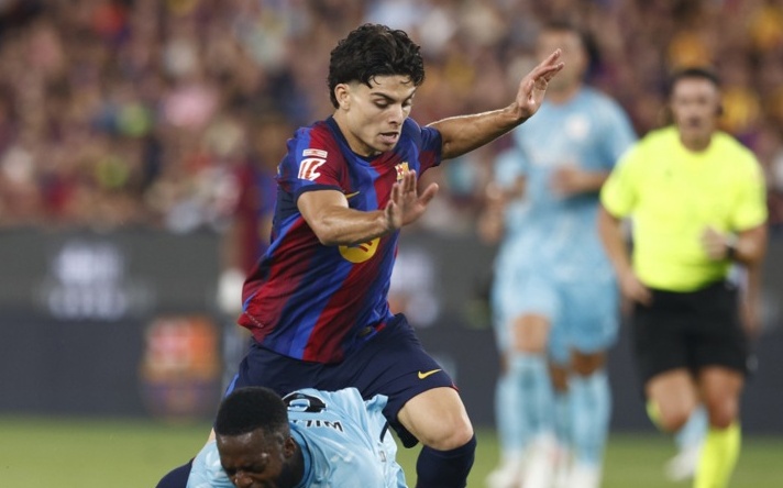 Xavi Espart là ngọc quý của Barca. Ảnh: EPA.