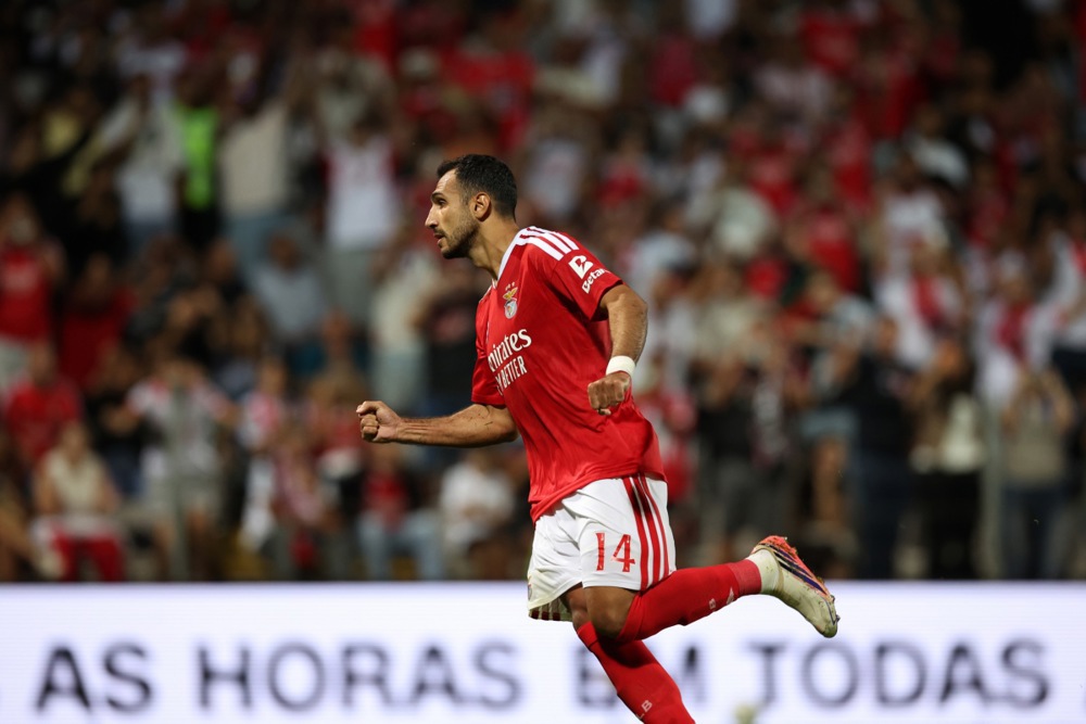 Vangelis Pavlidis tỏa s&aacute;ng ở Benfica. Ảnh: EPA.