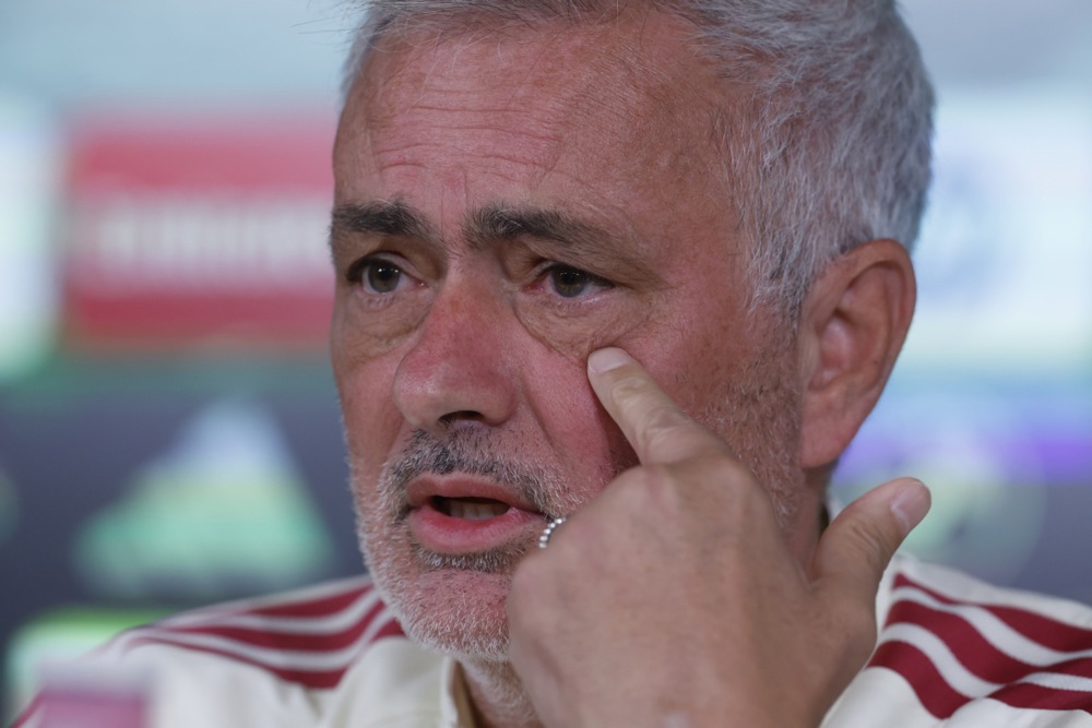 Ảnh bài viết Real Madrid chịu sức ép, Jose Mourinho nhắc đến Arsenal