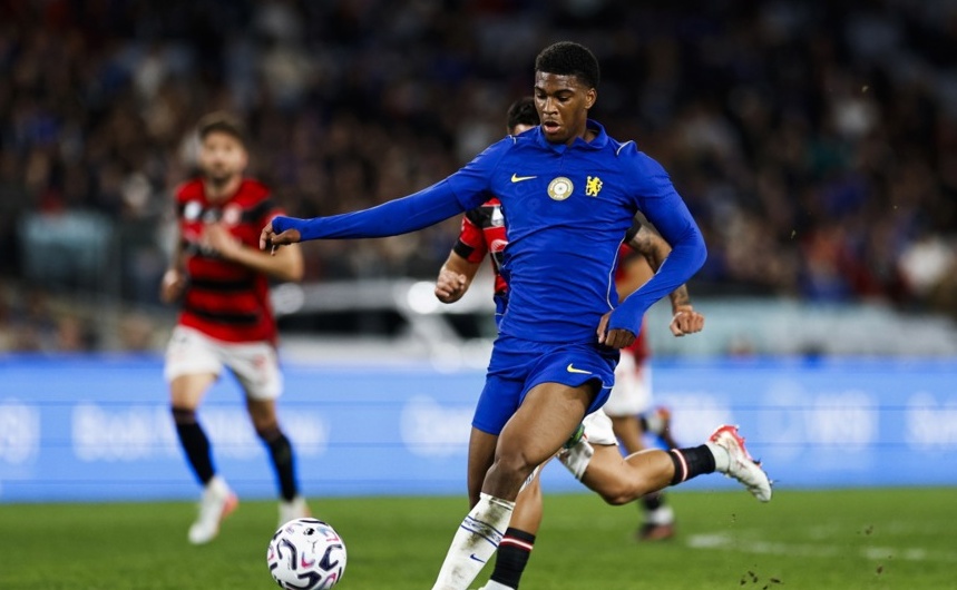 Ảnh bài viết Chelsea xúc tiến trói chân Josh Acheampong đến năm 2032