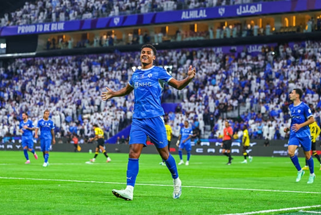 Ollie Watkins giúp Al Hillal đánh bại Al Ittihad. Ảnh: Abdullah Ahmed/Getty Images