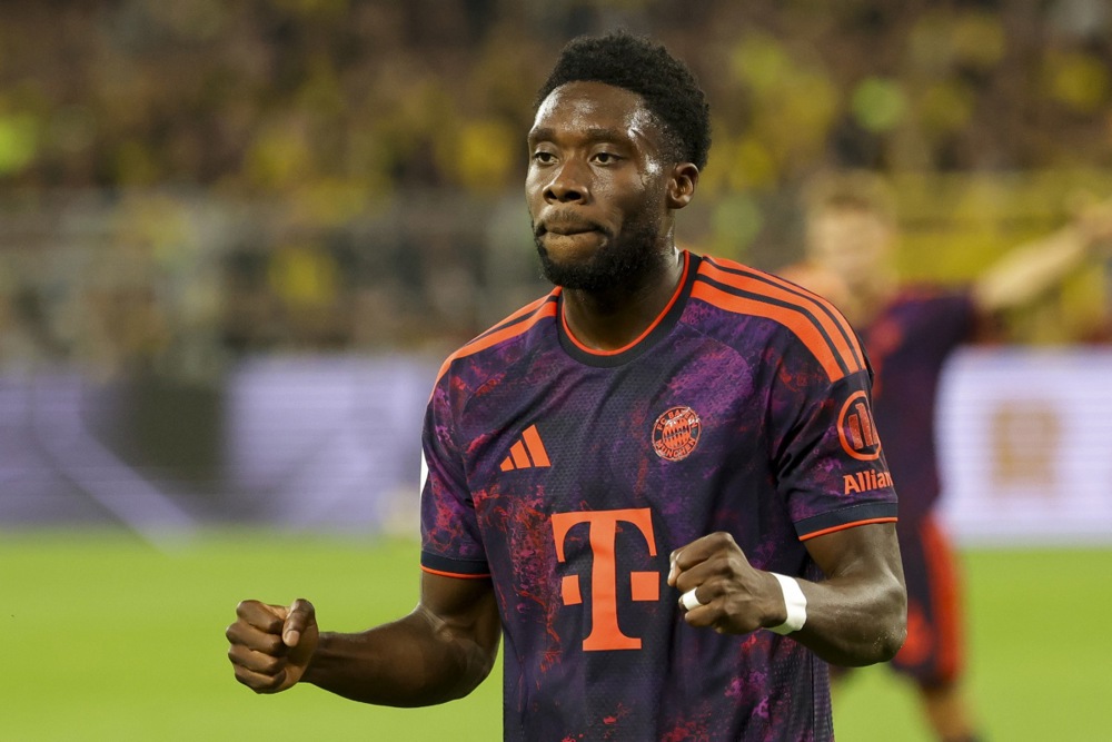 Ảnh bài viết Tn đồn chuyển nhượng sáng 11/10: MU đàm phán mua Alphonso Davies; Liverpool tăm tia Kounde