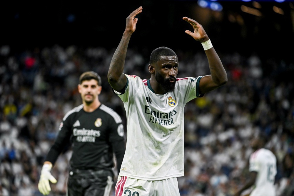 Antonio Rudiger: 7,4 điểm. Rudiger gợi nhớ hình ảnh mạnh mẽ quen thuộc với màn trình diễn giàu kinh nghiệm. Ảnh: EPA.
