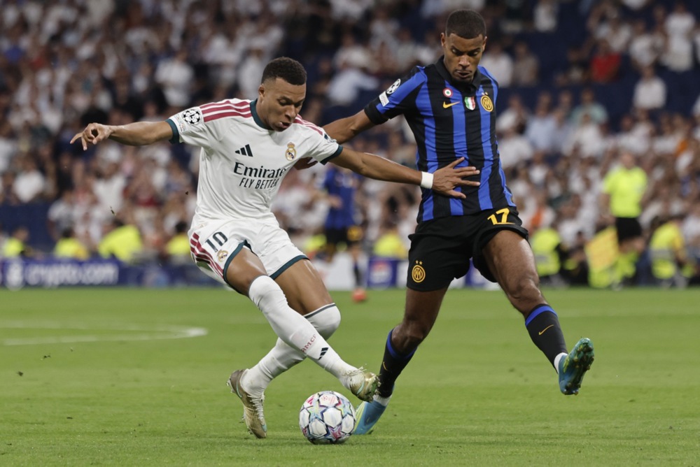 Ảnh bài viết Barcelona tăm tia Andy Diouf của Inter Milan